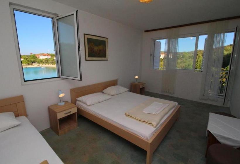 פנסיון Rooms Marijana