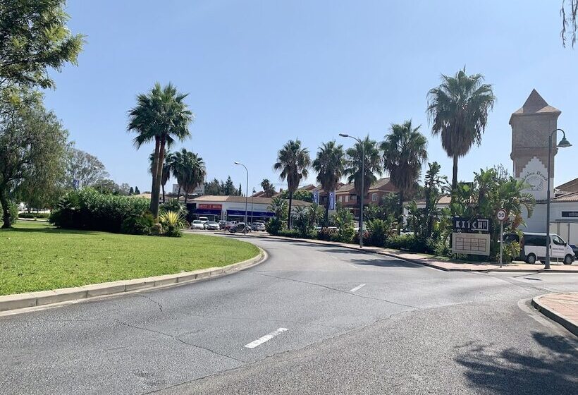 Пансион Tgs & Rumex Suites Banus