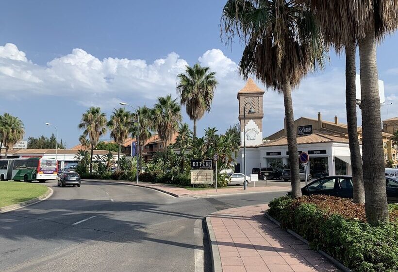 Пансион Tgs & Rumex Suites Banus