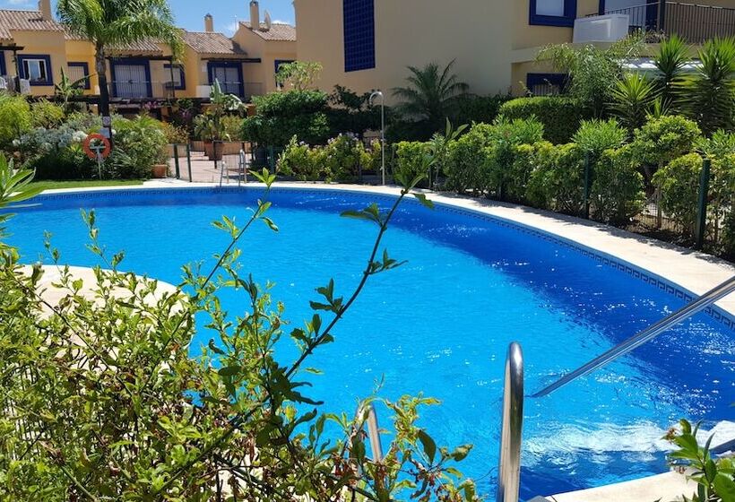 Пансион Tgs & Rumex Suites Banus