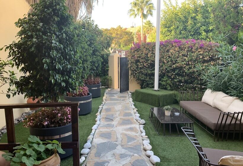 Пансион Tgs & Rumex Suites Banus