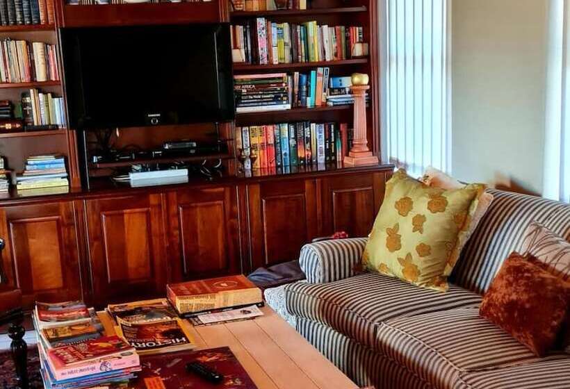 פנסיון Wellington Country House