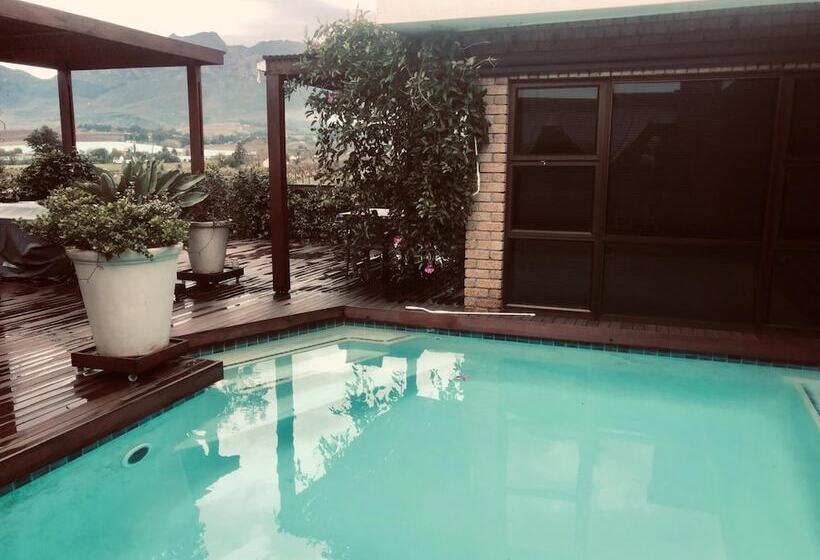 بنسيون Wellington Country House