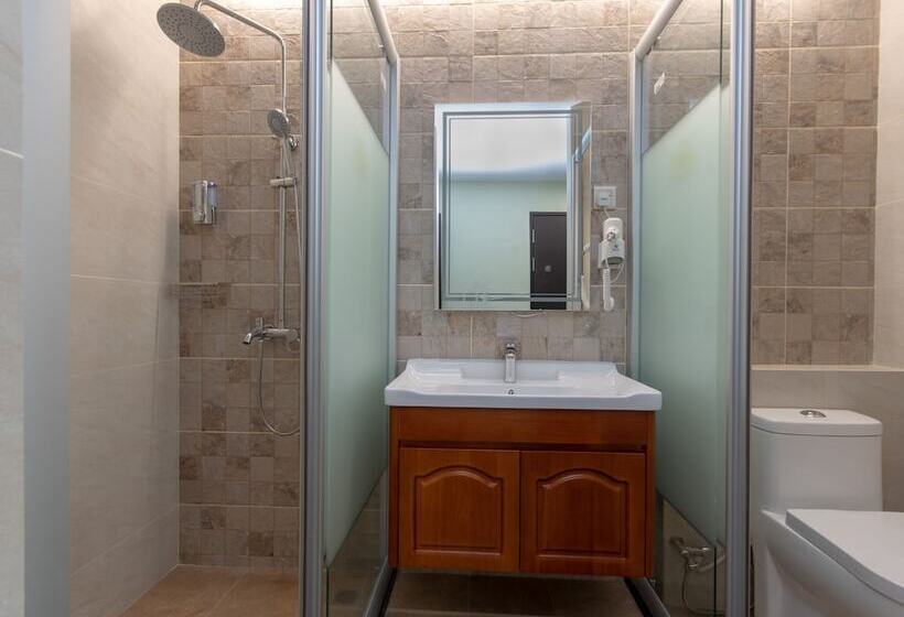 Regent Hotel By Oyo Rooms