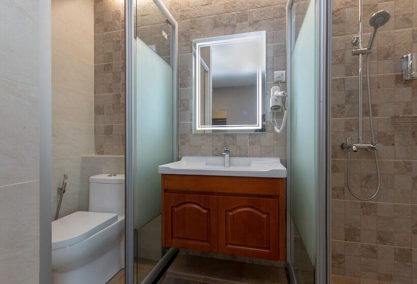 Regent Hotel By Oyo Rooms