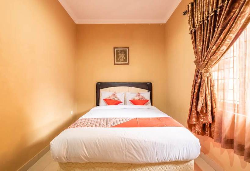 Общежитие Homestay Casa Delray Syariah By Oyo Rooms