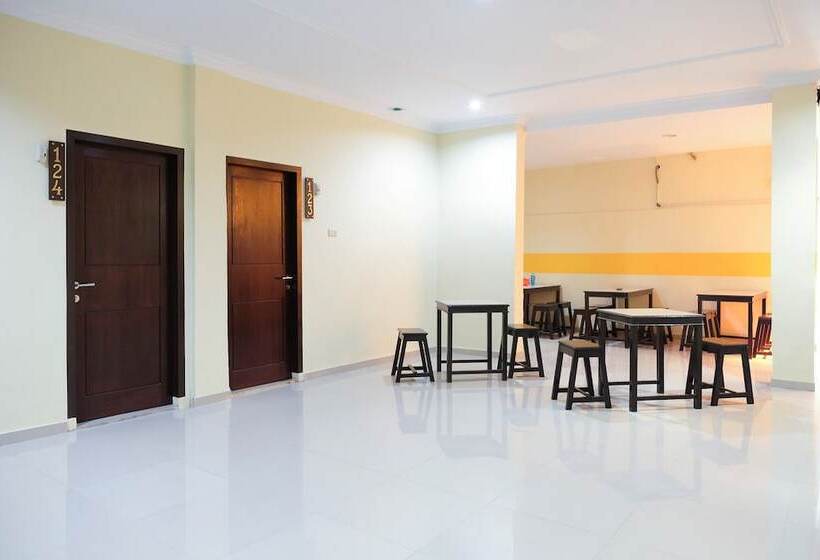 הוסטל Mustika By Oyo Rooms