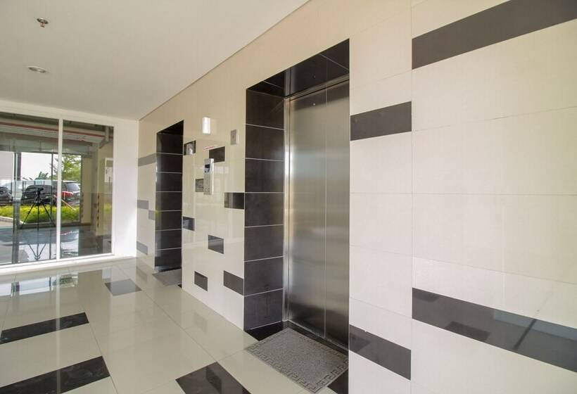 Общежитие Oyo Flagship 1260 Sentraland Karawang