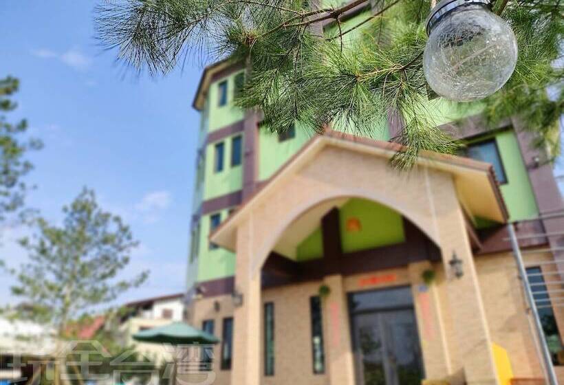 تختخواب و صبحانه Green Castle