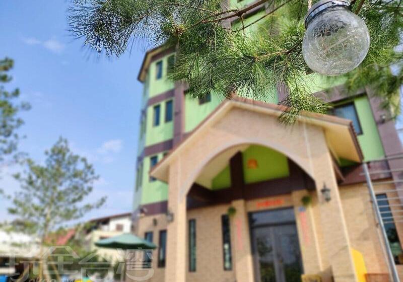 تختخواب و صبحانه Green Castle