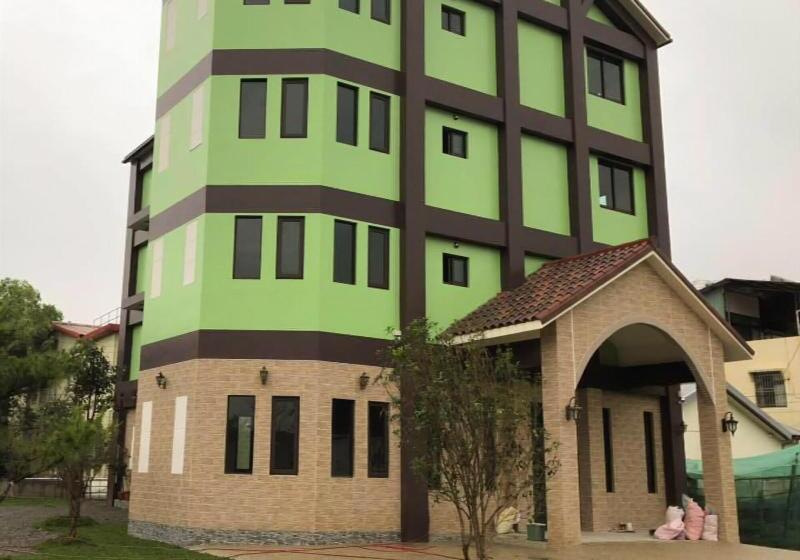 تختخواب و صبحانه Green Castle