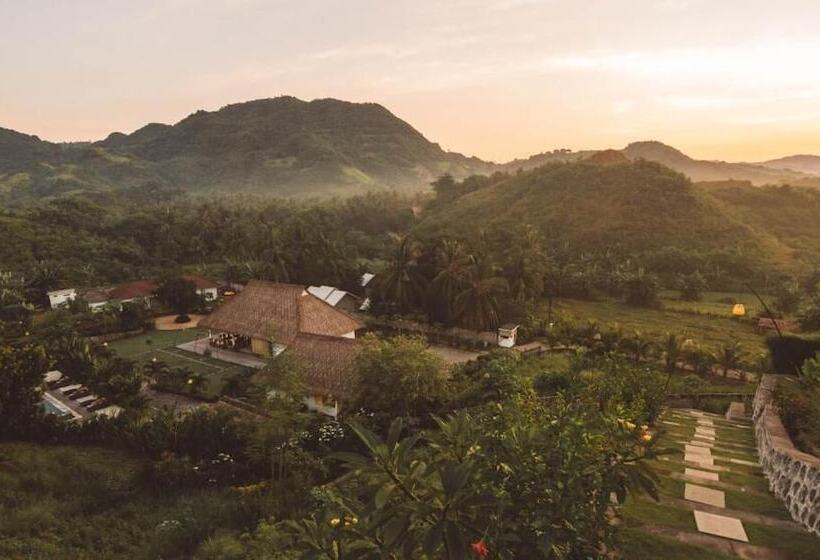 مبيت وإفطار Mawun Raya Resort