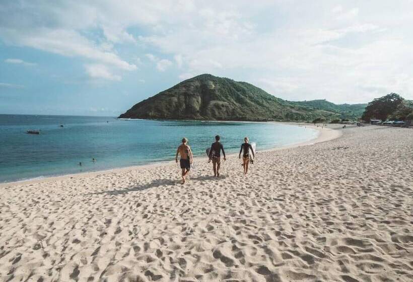 צימר Mawun Raya Resort