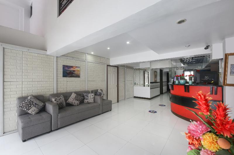 Cosmo Hotel   Padre Campa