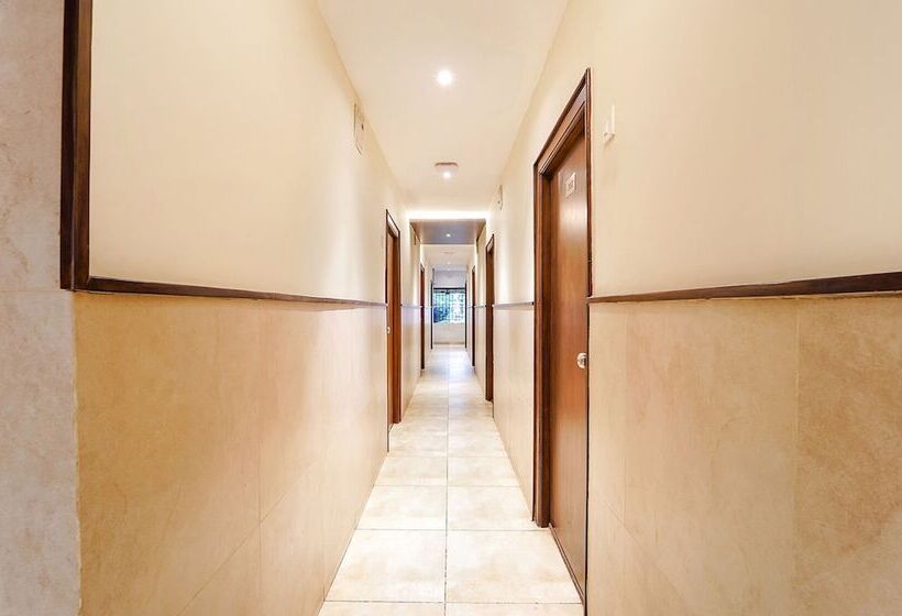 Fabhotel Karpagam   900m From Nehru Stadium