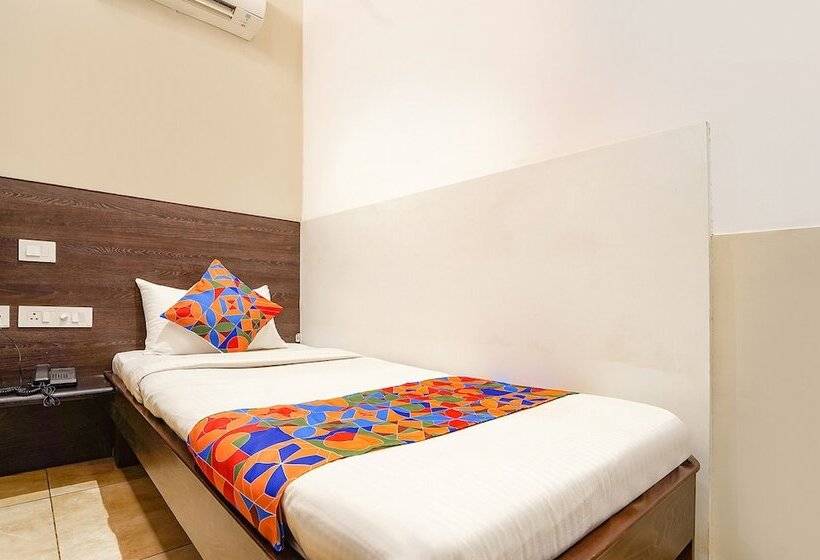 Fabhotel Karpagam   900m From Nehru Stadium