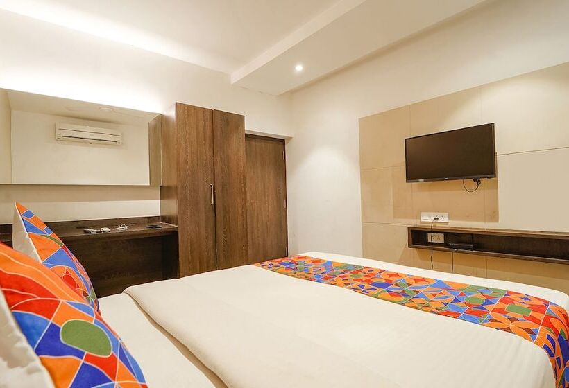Fabhotel Karpagam   900m From Nehru Stadium