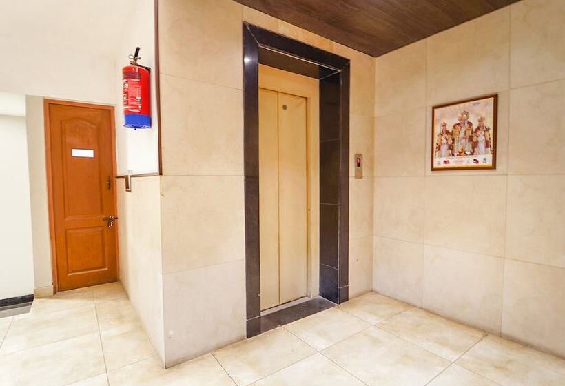 Fabhotel Karpagam   900m From Nehru Stadium