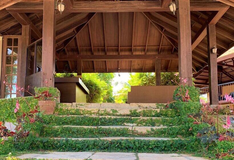 هتل Asian Village Tagaytay