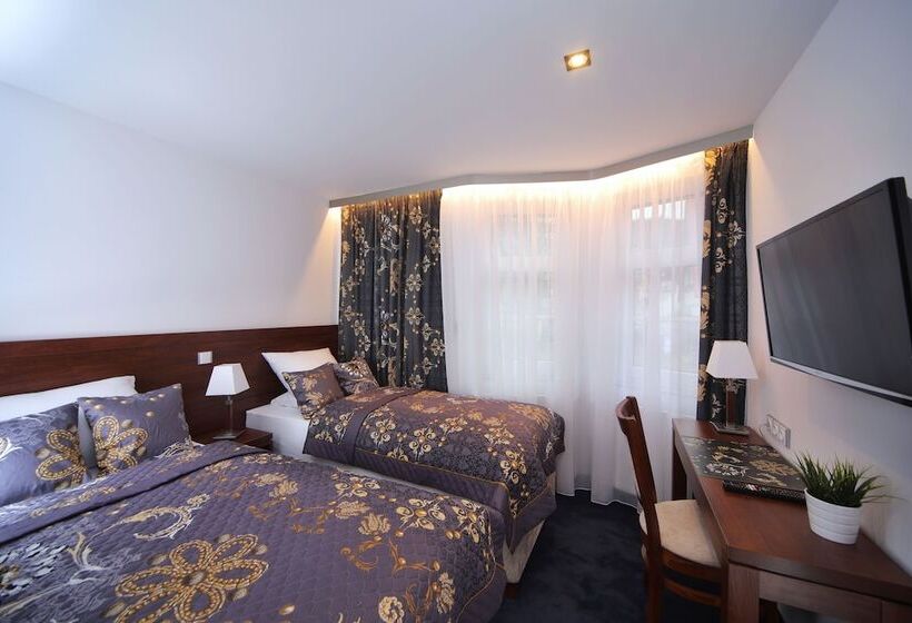 בית מלון כפרי Central 1920