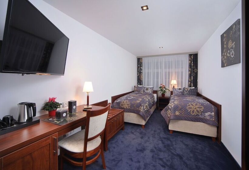 בית מלון כפרי Central 1920