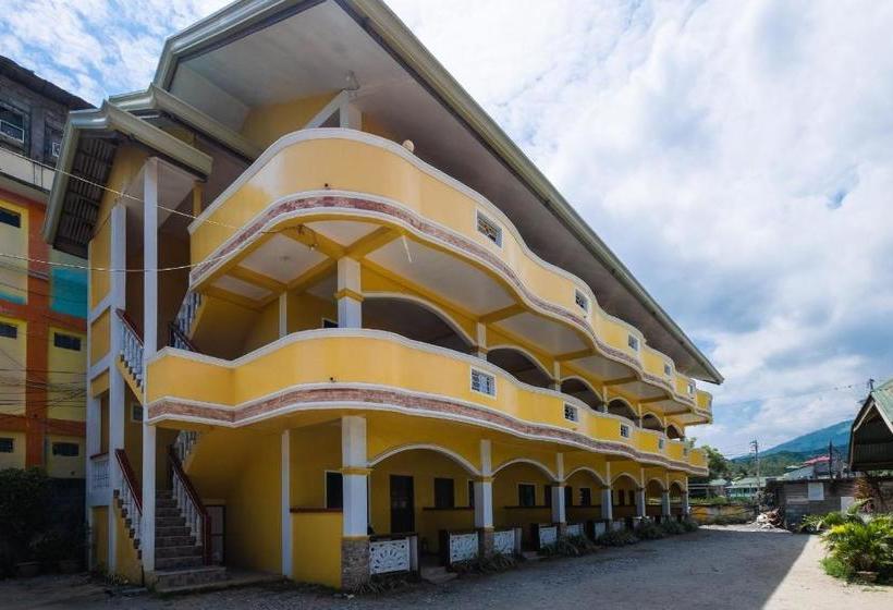 בית מלון כפרי Delgado's Resort