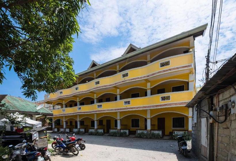 בית מלון כפרי Delgado's Resort