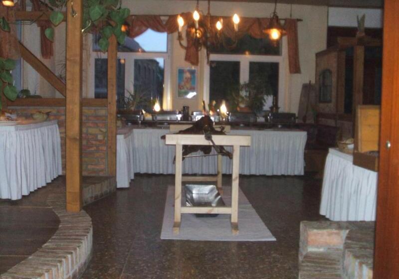 Отель Gasthaus & Pension Zum Schwarzen Adler