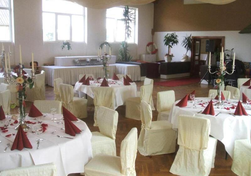 Отель Gasthaus & Pension Zum Schwarzen Adler