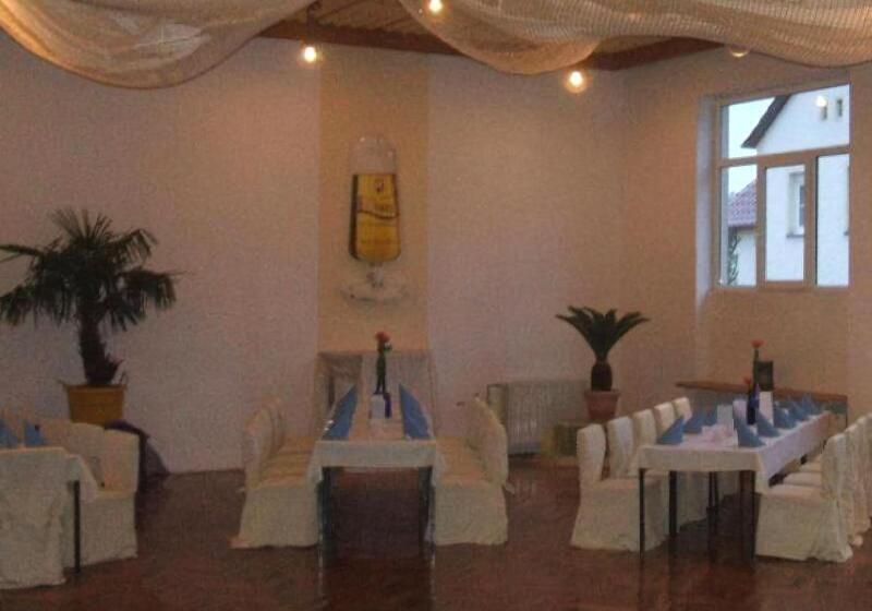 Отель Gasthaus & Pension Zum Schwarzen Adler