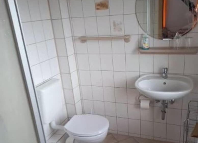 Отель Gasthaus & Pension Zum Schwarzen Adler