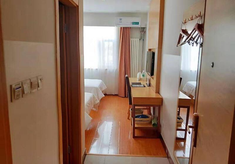 Отель Greentree Inn Beijing Chaoyang District Beiyuan Subway Station Express
