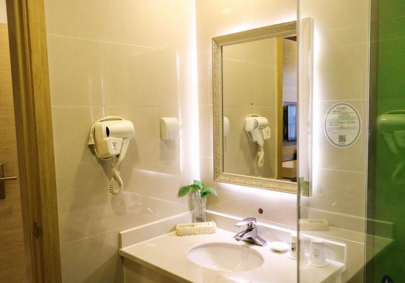 Отель Greentree Inn Beijing Chaoyang District Beiyuan Subway Station Express