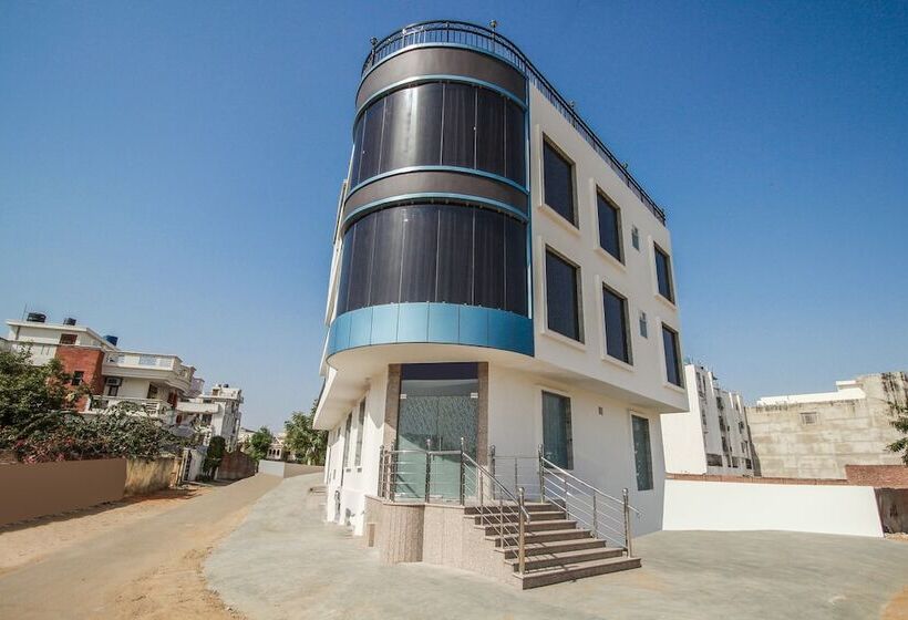 ホテル Lily Bay Prime By Oyo Rooms