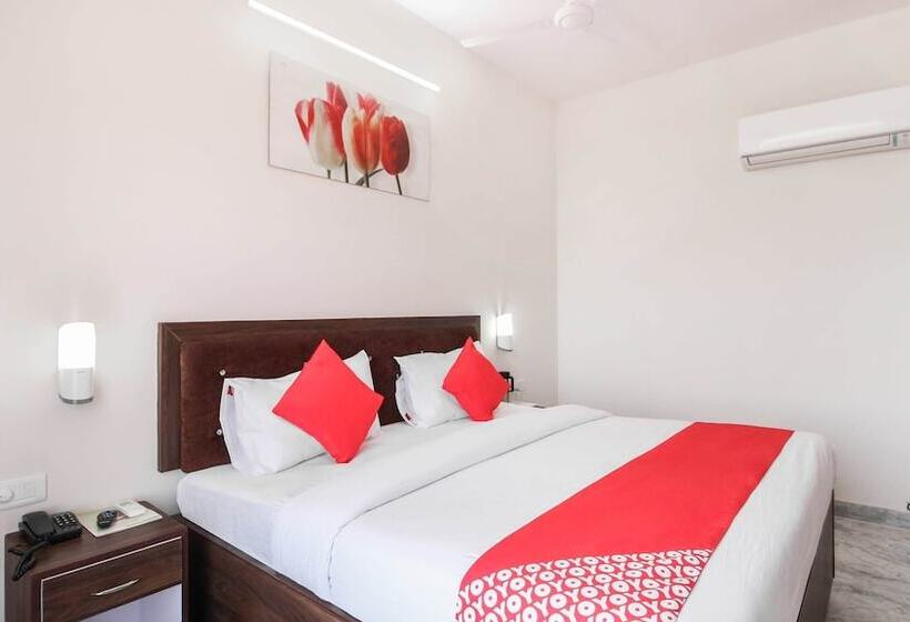 ホテル Lily Bay Prime By Oyo Rooms