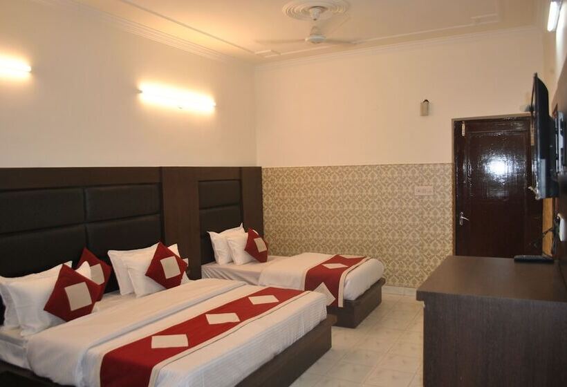Hotel Malabar Inn By Mtmc Rooms, Katra