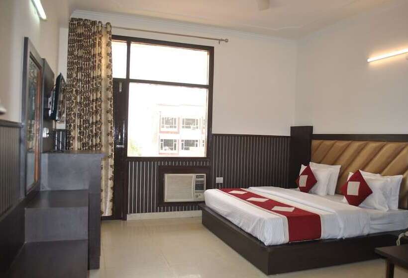 Hotel Malabar Inn By Mtmc Rooms, Katra