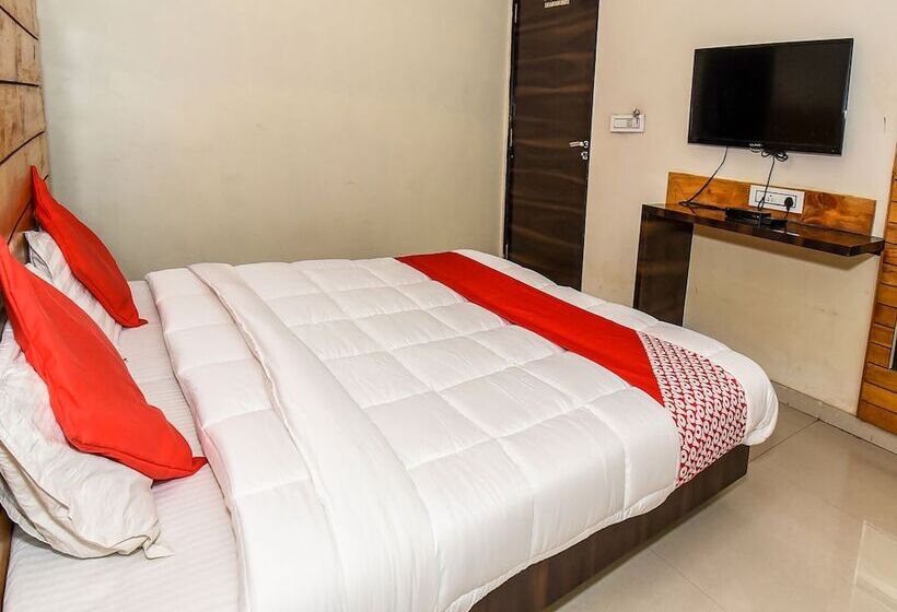 בית מלון כפרי Marwar Heritage By Oyo Rooms