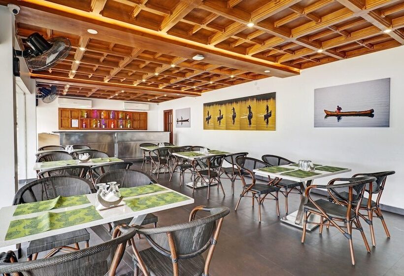 호텔 Townhouse Oak Edassery S Sealine Villa Stay