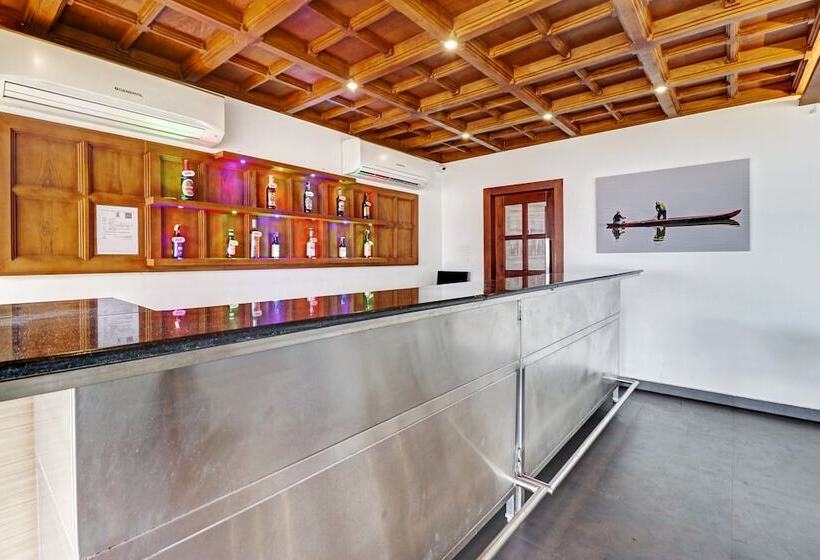 호텔 Townhouse Oak Edassery S Sealine Villa Stay