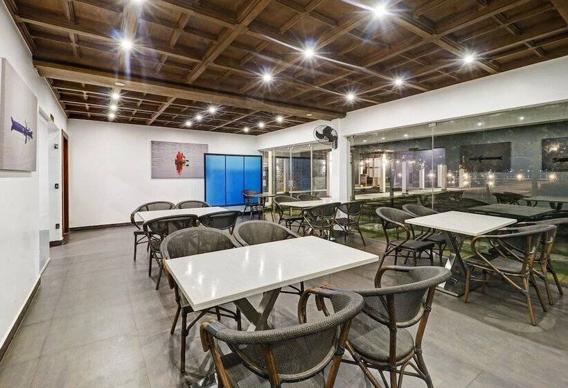 호텔 Townhouse Oak Edassery S Sealine Villa Stay