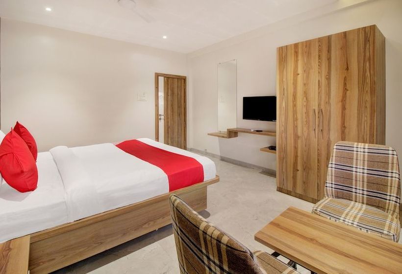 Hotel Radhika Ex By Oyo Rooms