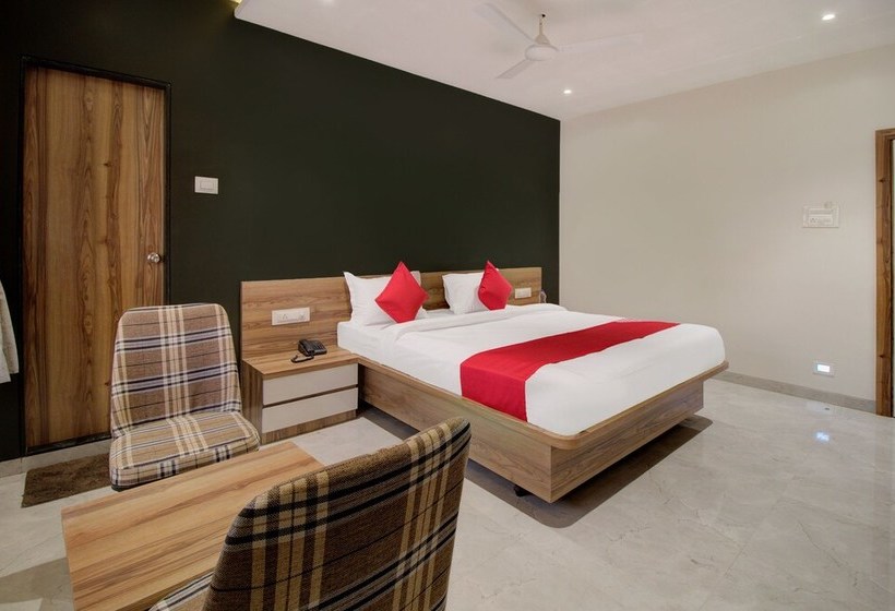 Hotel Radhika Ex By Oyo Rooms