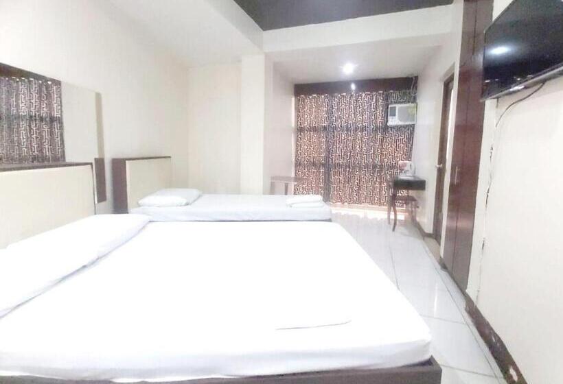 Cosmo Hotel Espana Near Ust