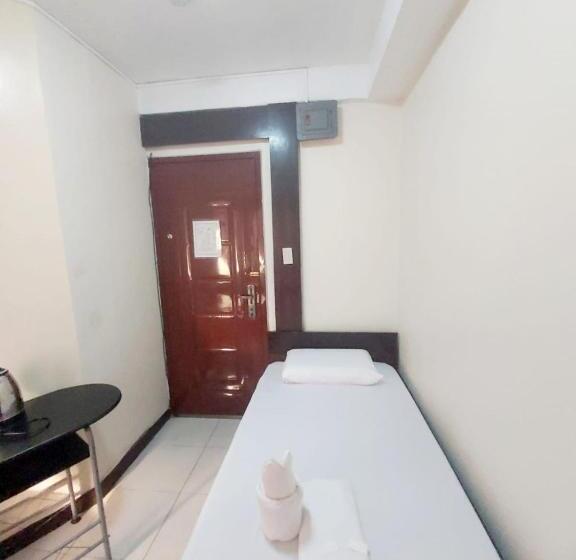 Cosmo Hotel Espana Near Ust