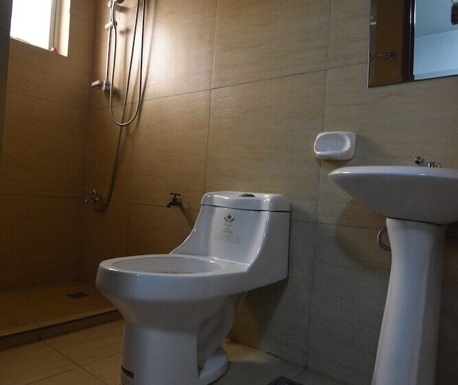 Cosmo Hotel Espana Near Ust