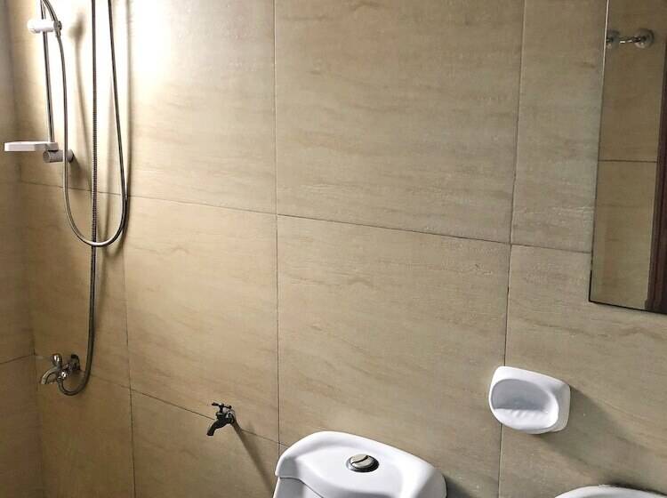 Cosmo Hotel Espana Near Ust