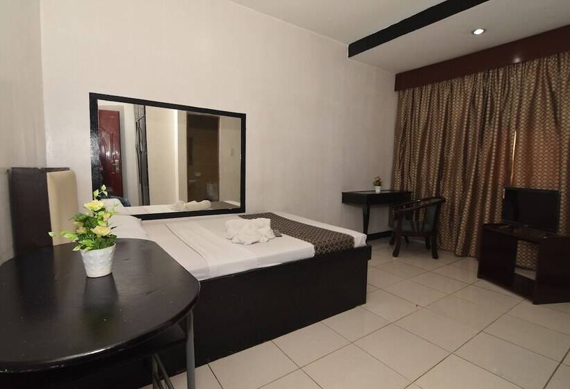 Cosmo Hotel Espana Near Ust