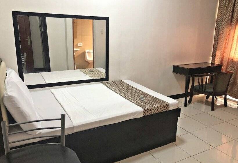 Cosmo Hotel Espana Near Ust