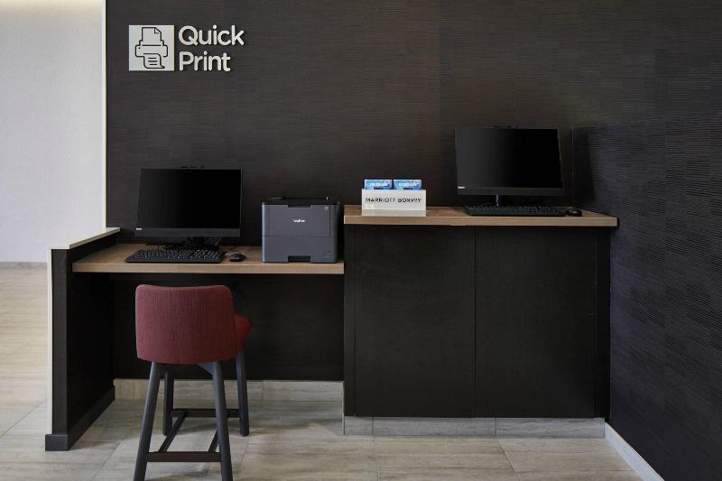 호텔 Courtyard By Marriott Albany Airport